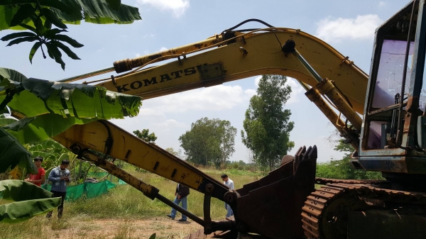 ขายแพ็คคู่ แบคโฮ KOMATSU PC120-3 เอกสารใบซื้อขาย กับรถเทนเลอร์ท้ายลาด 10 ล้อ หัวยาว เครื่อง 6BD1 165 แรงม้า เฟืองท้ายใหญ่ เล่มทะเบียนครบ ขายแพ็คคู่ แบคโฮ KOMATSU PC120-3 เอกสารใบซื้อขาย กับรถเทนเลอร์ท้ายลาด 10 ล้อ หัวยาว เครื่อง 6BD1 165 แรงม้า เฟืองท้ายใหญ่ เล่มทะเบียนครบ