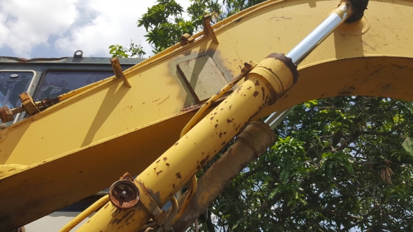 ขายแพ็คคู่ แบคโฮ KOMATSU PC120-3 เอกสารใบซื้อขาย กับรถเทนเลอร์ท้ายลาด 10 ล้อ หัวยาว เครื่อง 6BD1 165 แรงม้า เฟืองท้ายใหญ่ เล่มทะเบียนครบ ขายแพ็คคู่ แบคโฮ KOMATSU PC120-3 เอกสารใบซื้อขาย กับรถเทนเลอร์ท้ายลาด 10 ล้อ หัวยาว เครื่อง 6BD1 165 แรงม้า เฟืองท้ายใหญ่ เล่มทะเบียนครบ