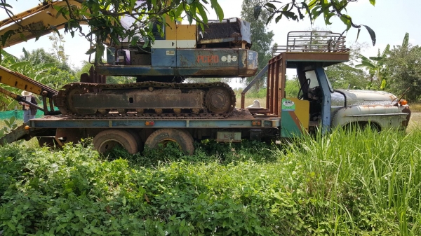 ขายแพ็คคู่ แบคโฮ KOMATSU PC120-3 เอกสารใบซื้อขาย กับรถเทนเลอร์ท้ายลาด 10 ล้อ หัวยาว เครื่อง 6BD1 165 แรงม้า เฟืองท้ายใหญ่ เล่มทะเบียนครบ ขายแพ็คคู่ แบคโฮ KOMATSU PC120-3 เอกสารใบซื้อขาย กับรถเทนเลอร์ท้ายลาด 10 ล้อ หัวยาว เครื่อง 6BD1 165 แรงม้า เฟืองท้ายใหญ่ เล่มทะเบียนครบ