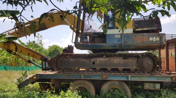 ขายแพ็คคู่ แบคโฮ KOMATSU PC120-3 เอกสารใบซื้อขาย กับรถเทนเลอร์ท้ายลาด 10 ล้อ หัวยาว เครื่อง 6BD1 165 แรงม้า เฟืองท้ายใหญ่ เล่มทะเบียนครบ ขายแพ็คคู่ แบคโฮ KOMATSU PC120-3 เอกสารใบซื้อขาย กับรถเทนเลอร์ท้ายลาด 10 ล้อ หัวยาว เครื่อง 6BD1 165 แรงม้า เฟืองท้ายใหญ่ เล่มทะเบียนครบ