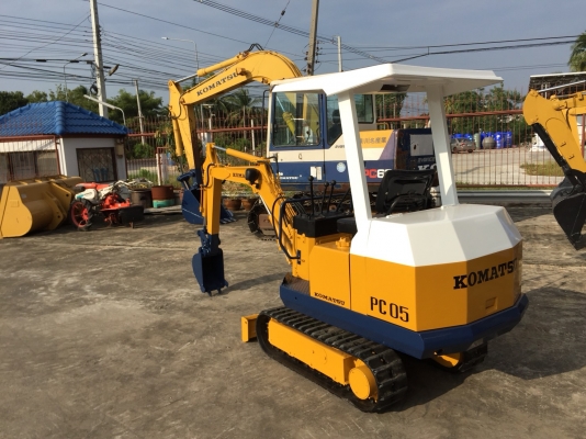 รถขุด Komatsu PC05 มือสอง นำเข้าจากญี่ปุ่น ทำสีใหม่ พร้อมใช้งาน