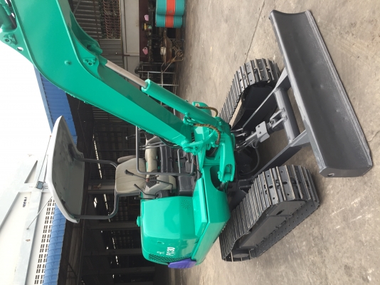 รถขุด Komatsu PC30R มือสอง นำเข้าจากญี่ปุ่น ทำสีใหม่ พร้อมใช้งาน