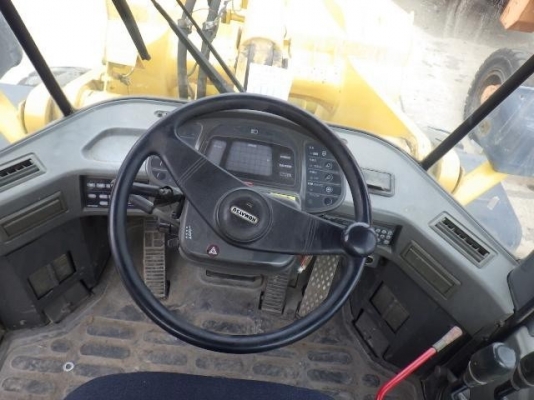 รถญี่ปุ่นเกรดA ขายถูก KOMATSU WA300-3 จากญี่ปุ่นแท้ สภาพสวย พร้อมใช้งาน โทร.090-986-2521 อ๊อบ