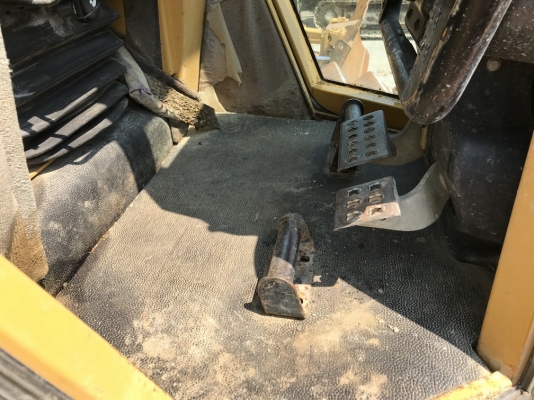 CAT D6N-CCG00403-YR2006-4800 Hr from JAPAN