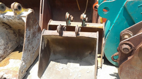 บุ้งกี๋รถขุด หลายขนาด บุ้งกี๋รถขุด หลายขนาด