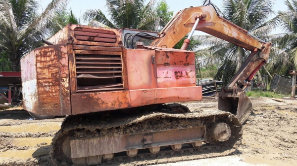 ขายถูกรถขุด YUTANI รุ่น YS450  เครื่อง 6DS7 ขนาด6 สูบ มาพร้อมตัวหนีบหรือจะเอาแบบบุ้งกี๋ก็ได้ รถขนาด120 เก่านอกมีเอกสารทดลองขับได้