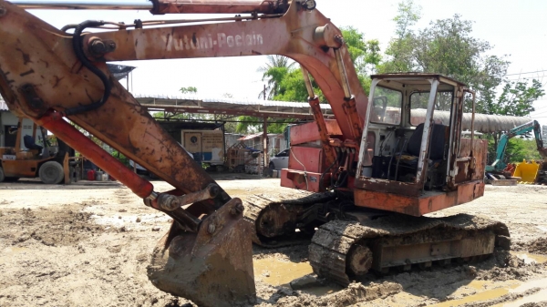 ขายถูกรถขุด YUTANI รุ่น YS450  เครื่อง 6DS7 ขนาด6 สูบ มาพร้อมตัวหนีบหรือจะเอาแบบบุ้งกี๋ก็ได้ รถขนาด120 เก่านอกมีเอกสารทดลองขับได้