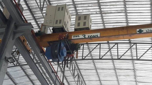 แม่เหล็กไฟฟ้า ขนาด 90 เซนติเมตร และขนาด110เซนติเมตร  ใช้ติดกับโวเวอร์เฮดเครน  สามารถนำไปดัดแปลงติดกับแบคโฮได้