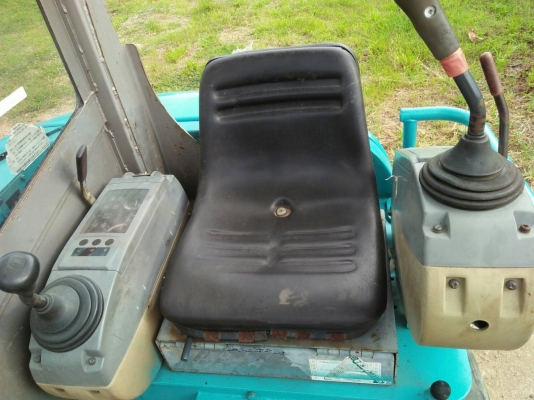 ขายรถขุดจากJAPAN ยี่ห้อ KOBELCO รุ่น SK30UR เก่านอกสภาพสวย คอนโทรลน้ำมัน / ออฟเซ็ทบูม /ปั้มนิ้ว/แทรค
