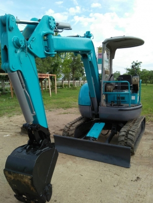 ขายรถขุดจากJAPAN ยี่ห้อ KOBELCO รุ่น SK30UR เก่านอกสภาพสวย คอนโทรลน้ำมัน / ออฟเซ็ทบูม /ปั้มนิ้ว/แทรค