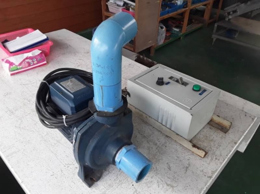 ขาย 4 หมื่น คูลลิ่งทาวเวอร์ 120 ตัน ครบชุดทั้งระบบ พร้อมใช้งานของใหม่นำเข้า ปี 2013 Stoker Concast อินเดีย มอเตอร์พัดลมครบชุด เติมอากาศ และ ระบายความร้อนก่อนผ่านกระเปาะเปียก รวมปั๊มน้ำจ่ายและป้อนเข้าระบบ มีชุดตู้คอนโทรลไฟฟ้าควบคุม มีชุดไซเรนเตือนเวลาน้ำแห