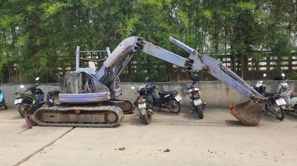 ขายตามสภาพ แบคโฮ KOMATSU PC50UU-2 เครื่องซ่อมเสร็จแล้วยังไม่ได้ยกใส่ ช่วงล่างดี เอกสารใบซื้อขาย ราคาต่อรองได้