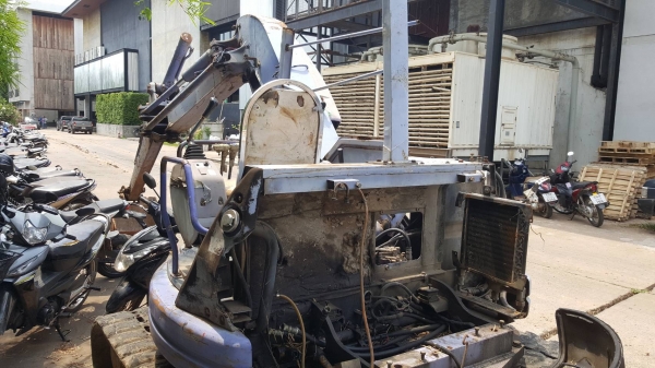 ขายตามสภาพ แบคโฮ KOMATSU PC50UU-2 เครื่องซ่อมเสร็จแล้วยังไม่ได้ยกใส่ ช่วงล่างดี เอกสารใบซื้อขาย ราคาต่อรองได้