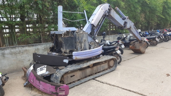 ขายตามสภาพ แบคโฮ KOMATSU PC50UU-2 เครื่องซ่อมเสร็จแล้วยังไม่ได้ยกใส่ ช่วงล่างดี เอกสารใบซื้อขาย ราคาต่อรองได้