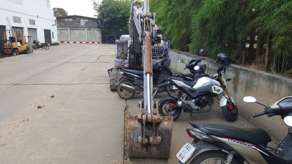 ขายตามสภาพ แบคโฮ KOMATSU PC50UU-2 เครื่องซ่อมเสร็จแล้วยังไม่ได้ยกใส่ ช่วงล่างดี เอกสารใบซื้อขาย ราคาต่อรองได้