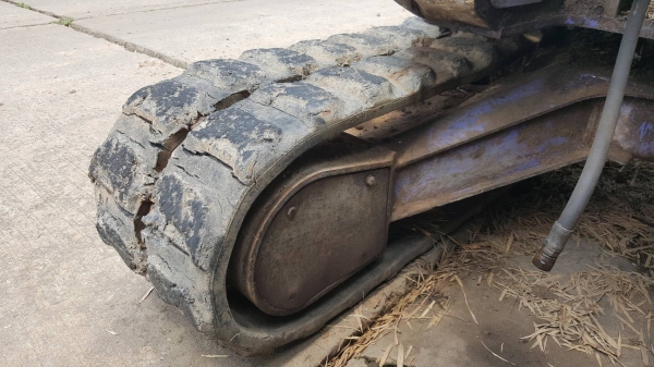 ขายตามสภาพ แบคโฮ KOMATSU PC50UU-2 เครื่องซ่อมเสร็จแล้วยังไม่ได้ยกใส่ ช่วงล่างดี เอกสารใบซื้อขาย ราคาต่อรองได้