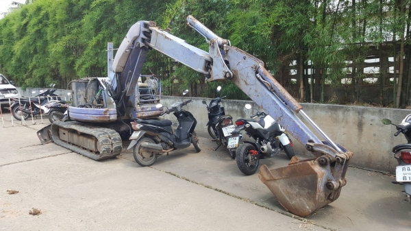 ขายตามสภาพ แบคโฮ KOMATSU PC50UU-2 เครื่องซ่อมเสร็จแล้วยังไม่ได้ยกใส่ ช่วงล่างดี เอกสารใบซื้อขาย ราคาต่อรองได้