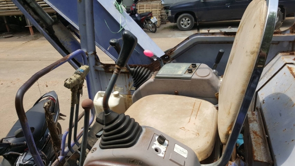 ขายตามสภาพ แบคโฮ KOMATSU PC50UU-2 เครื่องซ่อมเสร็จแล้วยังไม่ได้ยกใส่ ช่วงล่างดี เอกสารใบซื้อขาย ราคาต่อรองได้