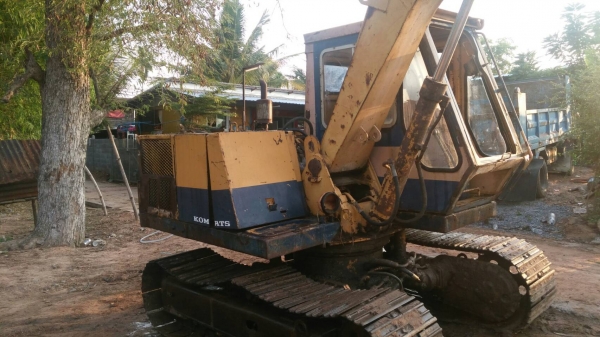 ขายแบคโฮโคโมซุPC60เครื่องไม่มีไอเอวแน่นปั้มดีโซ่ดีรถใช้งานอยู่ประจำสนใจโทร0807346335/0641019335ครับ