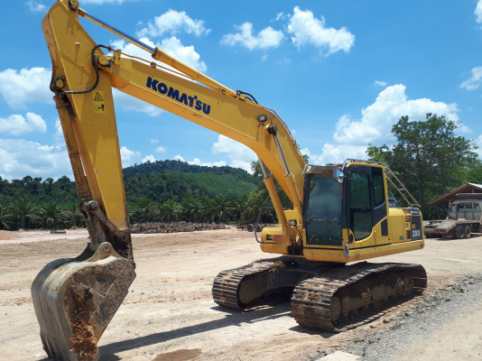 KOMATSU PC 200-8 KOMATSU PC 200-8