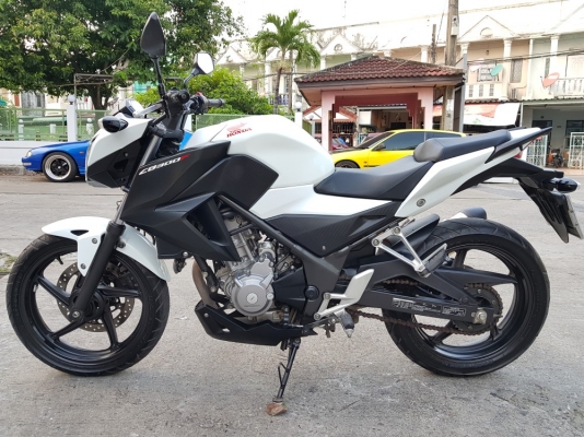 Cb300f 2015 abs มือเดียว วิ่งน้อย Cb300f 2015 abs มือเดียว วิ่งน้อย
