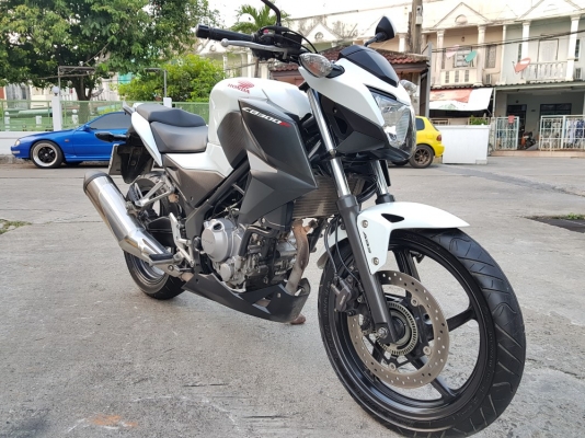Cb300f 2015 abs มือเดียว วิ่งน้อย Cb300f 2015 abs มือเดียว วิ่งน้อย