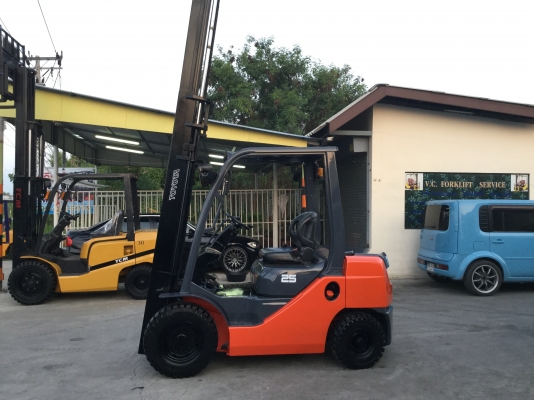 อาร์ซีเอช โฟรคลิฟท์ ขาย โตโยต้า รุ่น 8 ดีเซล