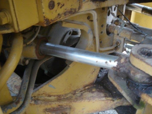 CATERPILLAR รุ่น 815 CATERPILLAR รุ่น 815