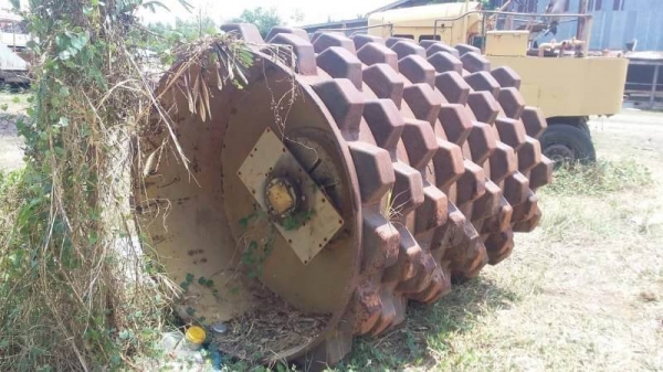 ล้อหนามรถบด DYNAPAC