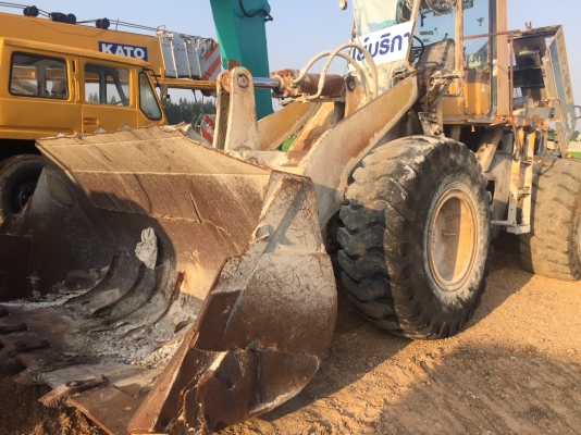 KOMATSU WA 300-1 รถใช้งานได้ เครื่องดี ระบบการทำงานดี ราคาไม่แพง