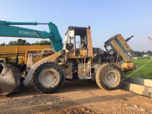 KOMATSU WA 300-1 รถใช้งานได้ เครื่องดี ระบบการทำงานดี ราคาไม่แพง