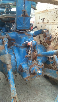 ลดราคาครับ ฟอร์ด 5000 เครื่อง T1  อุปกรณ์ หน้า-หลัง ใบซื้อขาย