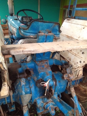 ลดราคาครับ ฟอร์ด 5000 เครื่อง T1  อุปกรณ์ หน้า-หลัง ใบซื้อขาย