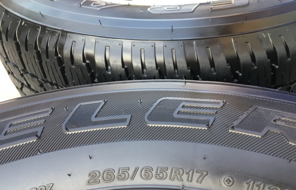 ยาง Bridgestone 265-65-17 ปี 17 ดอกเต็มๆ ยาง Bridgestone 265-65-17 ปี 17 ดอกเต็มๆ