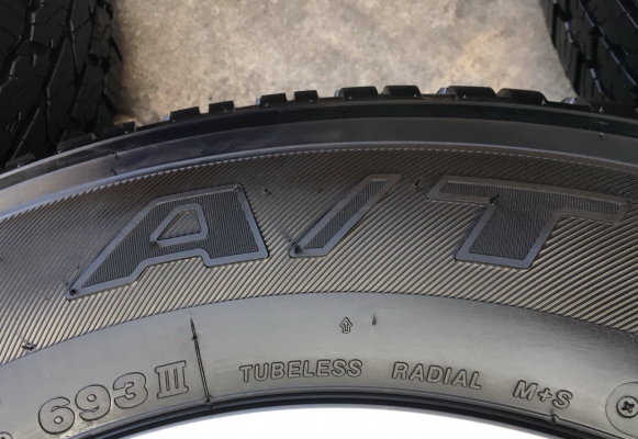 ยาง Bridgestone 265-65-17 ปี 17 ดอกเต็มๆ ยาง Bridgestone 265-65-17 ปี 17 ดอกเต็มๆ