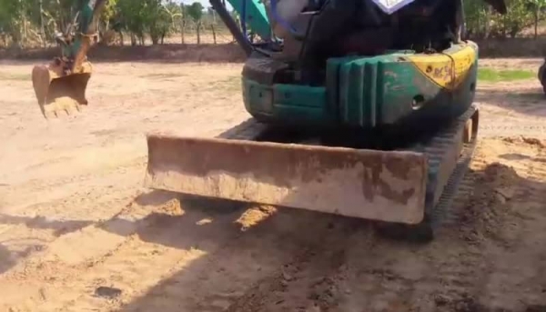 ขาย 365,000 KOMATDU pc 35 mr เครื่องดี ปั้มแรง เอวแน่น ช่วงล่างสวย รถพร้อมใช้ รถอยู่ บุรีรัมย์ นางรอง 090-772-3710 090-772-3708