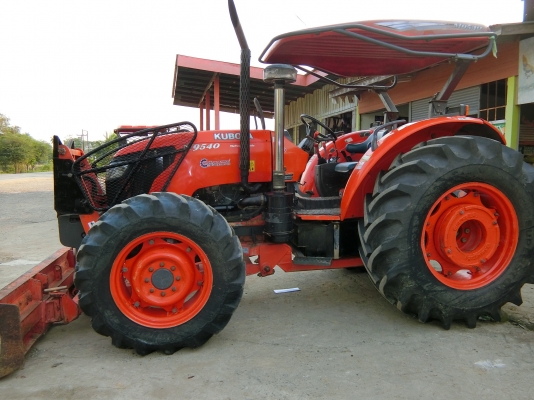 ❥สินค้าเข้าใหม่ร้อนๆ????????รุ่นM9540 รถสวยสีเดิมๆจากโรงงานเครื่องดีเกียร์ดี???????? ชั่วโมงทำงานน้อยมาก2368ชม จดทะเบียนปี53 พร้อมโอน ราคา680000บาท  พร้อมอุปกรณ์ 2ชิ้น ใบดันหน้า+ผาน7 บริการจัดส่งฟรี ↠↠สนใจติดต่อสอบถาม↠0906910337 ⛽️พิกัดร้าน ส.เจริญแทรกเตอ