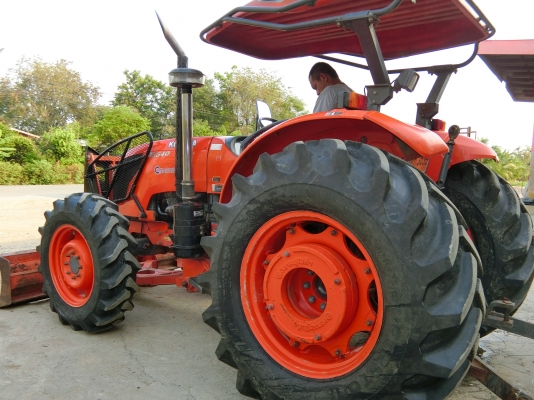 ❥สินค้าเข้าใหม่ร้อนๆ????????รุ่นM9540 รถสวยสีเดิมๆจากโรงงานเครื่องดีเกียร์ดี???????? ชั่วโมงทำงานน้อยมาก2368ชม จดทะเบียนปี53 พร้อมโอน ราคา680000บาท  พร้อมอุปกรณ์ 2ชิ้น ใบดันหน้า+ผาน7 บริการจัดส่งฟรี ↠↠สนใจติดต่อสอบถาม↠0906910337 ⛽️พิกัดร้าน ส.เจริญแทรกเตอ