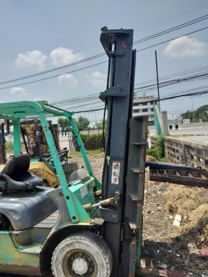 +++ ขายเสาโฟล์คลิฟท์รุ่นใหม่ใส่ MITSUBISHI , CATEREPILLAR  สูง  4.5  เมตร  ขนาด  2.5  ตัน  ครับ