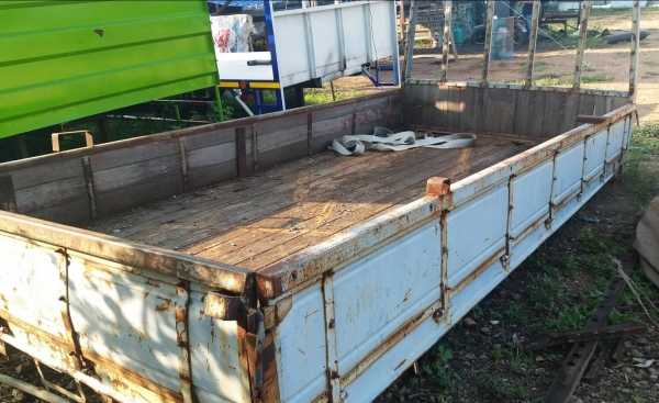 ขาย.ถูกๆ 12,000บ.กะบะ ยาว4.30ม.สภาพสวยเดิมๆไม่มีผุ พร้อมใช้งาน ยกลงจากรถ 6ล้อ NPR  ขาย.ราคา 12,000บ.กะบะสวยๆ.