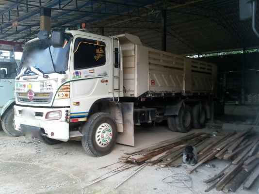 รถฮีโน่ 10 ล้อดั้ม FXZ 320 แรงม้า. ปี 50. สนใจติดต่อ 081 - 6079515