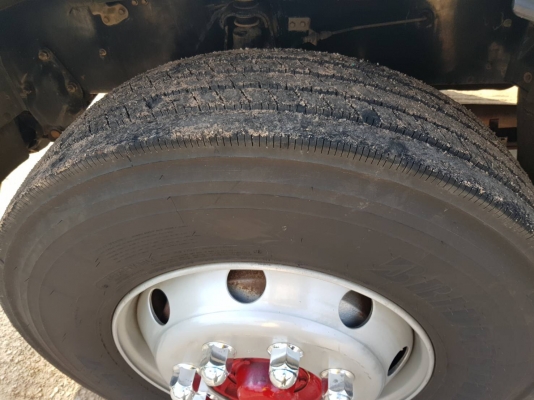 รถอีซูซุ 10 ล้อดั้ม FXZ   320 แรงม้า. ปี 49.     สนใจติดต่อ    081 - 6079515