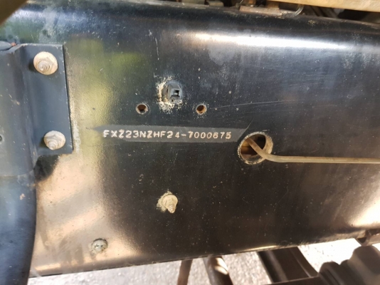 รถอีซูซุ 10 ล้อดั้ม FXZ   320 แรงม้า. ปี 49.     สนใจติดต่อ    081 - 6079515