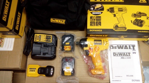 DeWALT10.8v ไขควงกระแทกไร้สาย Impact Driver ลด40\%