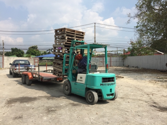 รถโฟล์คลิฟต์ ยี่ห้อมิตซูบิชิ น้ำหนักยก 2.5 ตัน งายกสูง 3 เมตร