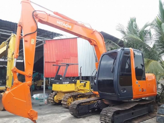 ขายจ้า..HITACHI ZX70US  รถเก่าใน  สภาพดี  เครื่องปั๊มสวย  เอกสารครบ  พร้อมใช้  โทร  089-3818694  ดวงนภา