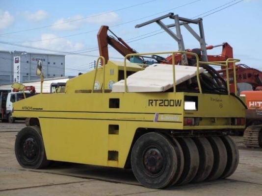 ขายรถบด 9 ล้อ HITACHI RT200-C FROM JAPAN พร้อมใช้งาน ติดต่อ 063-9316985 ID L INE : 0639316985 ครับ
