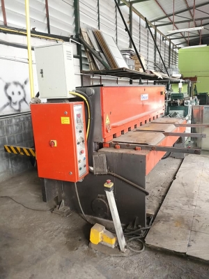 ขายเครื่องตัดไฮโดรลิคตัดได้4มิลตัดงานได้ยาว2.6เมตรออโตแบ็คเก็ตพร้อมใช้ ขายเครื่องตัดไฮโดรลิคตัดได้4มิลตัดงานได้ยาว2.6เมตรออโตแบ็คเก็ตพร้อมใช้