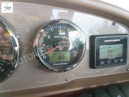 Pre-Owned สภาพสวยเหมือนใหม่ พร้อมแล่นเรือได้ทันที 2015 Regal cuddy 2250