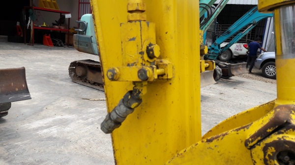 รถขุดโคมัตสุ コマツ Komatsu PC40MR-2 Cabin เก่าญี่ปุ่น รถขุดโคมัตสุ コマツ Komatsu PC40MR-2 Cabin เก่าญี่ปุ่น